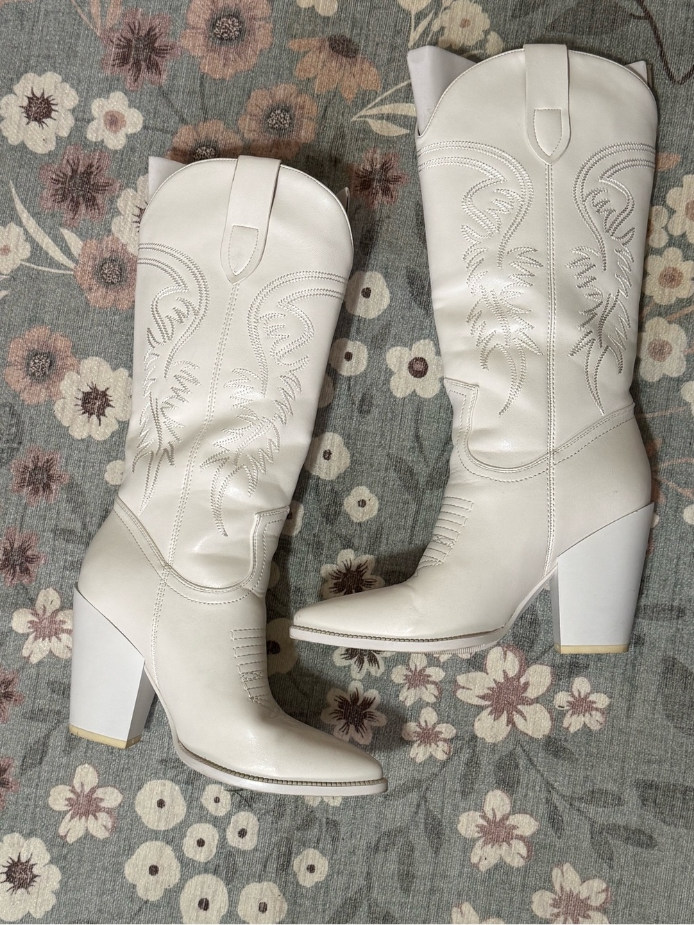 White Western-Style Mid-Calf Block Heel Boots